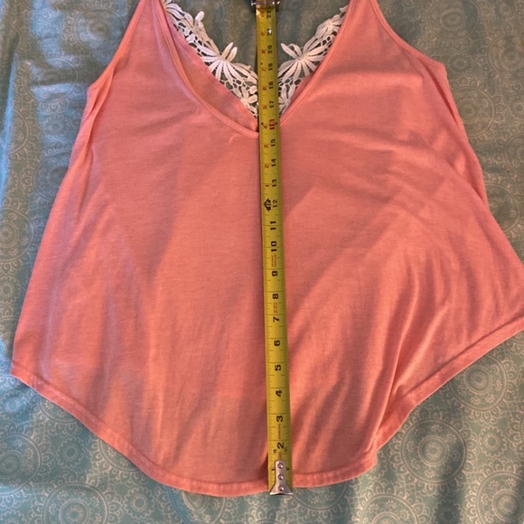 V-neck floral trim tank top - Picture 8 of 8